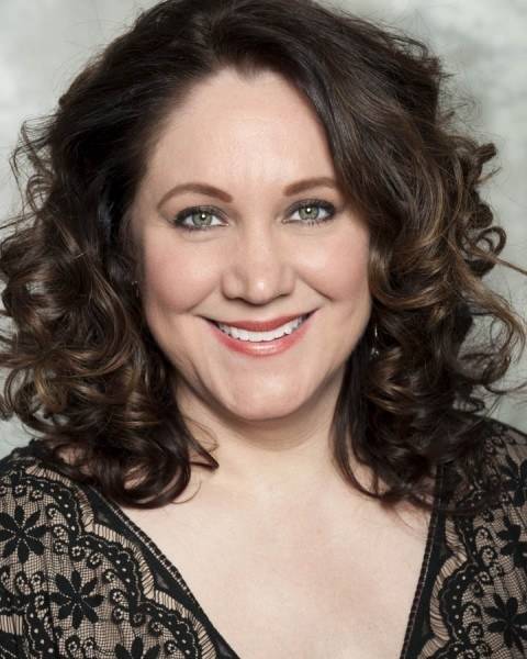 promotional headshot of singer Sarah Armstrong